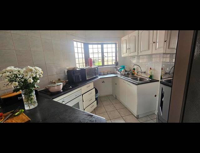 2 BEDROOM APARTMENT FOR SALE IN GLENVISTA